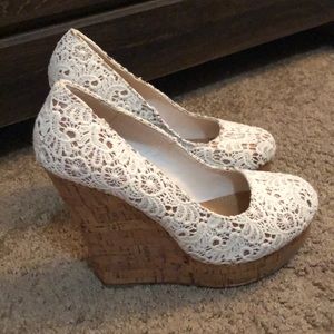 White lace pumps size 6.5